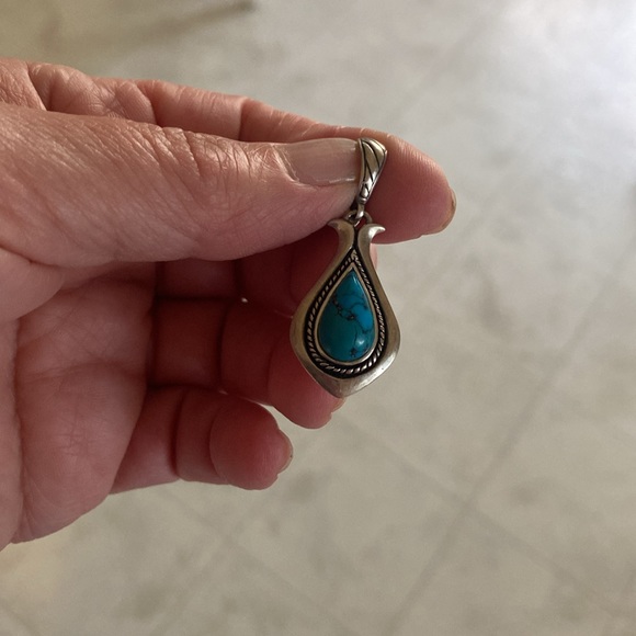 Bradford BGE Sterling Silver and turquoise pendant - Picture 2 of 4
